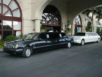 Mercedes Limousine