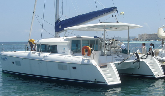 cancun catamaran charter