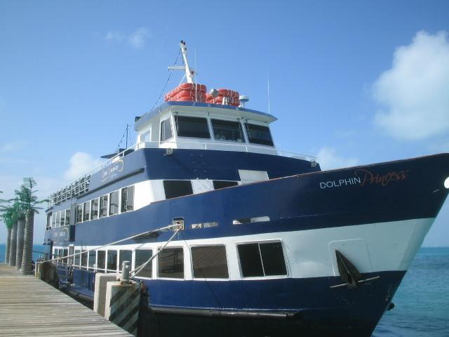 Dinner reception boat  200 people