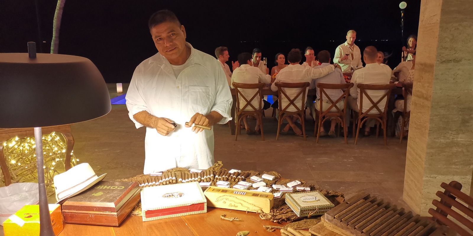 Cigar roller for events & gifts