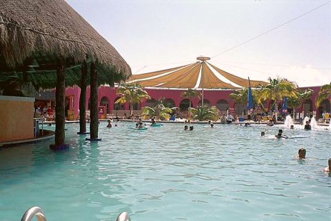 Costa Maya & Mahahual — Pool at the port (archive)