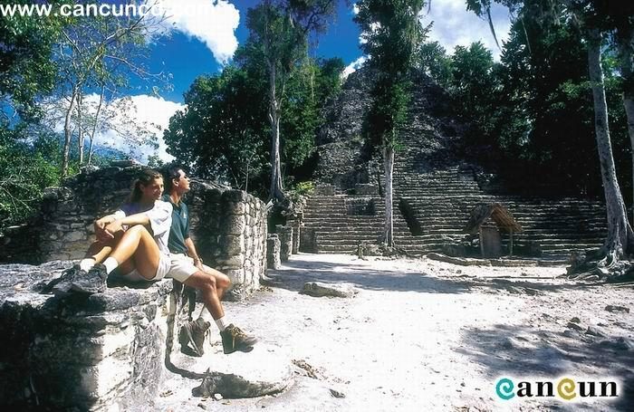 Achaeology Cancun and Rivieramaya Mexico