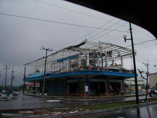 Hurricane Wilma Cancun 2005 Tienda El Triunfo