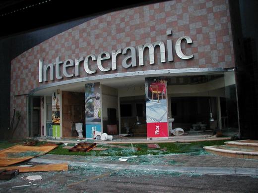 Hurricane Wilma Cancun 2005 Interceramic