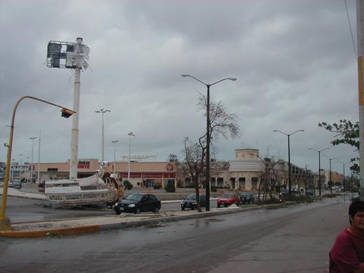 Hurricane Wilma Cancun 2005 Super Gigante