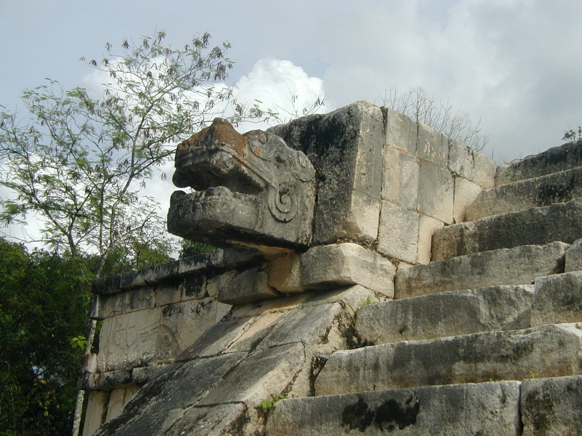 Pirámide maya de Chichén Itzá Yucatán