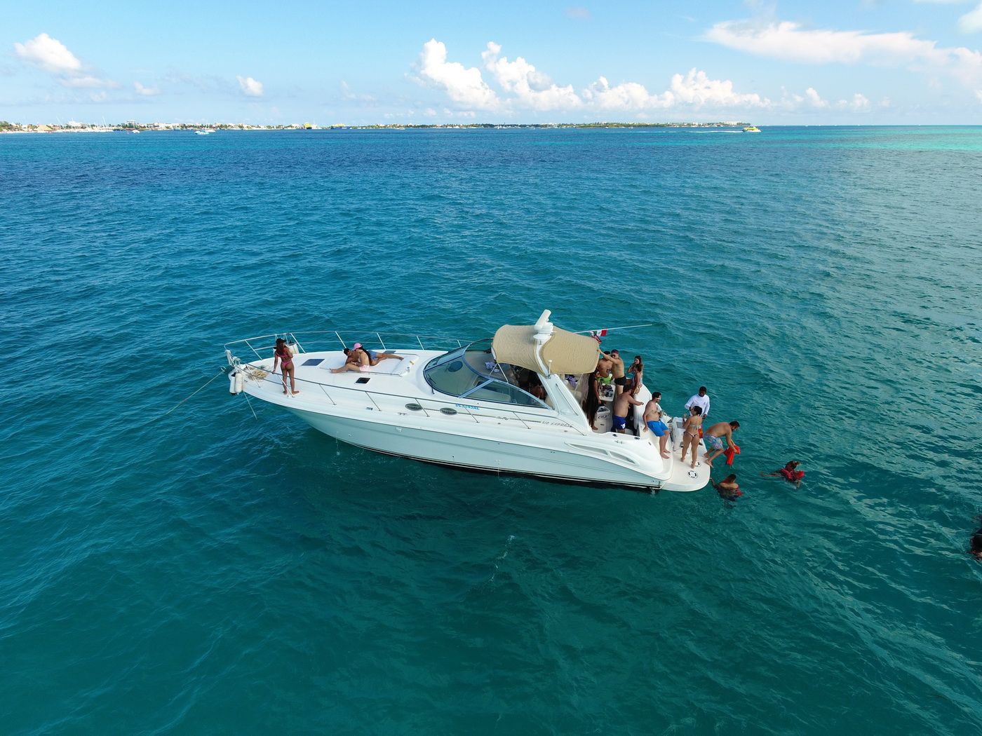 Sea Ray 41 ft Yacht for Rent in Cancun