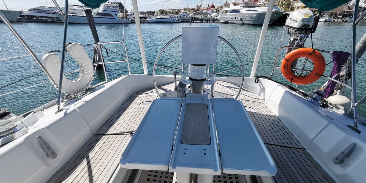 Beneteau Sailboat for Families & Couples in Cancun