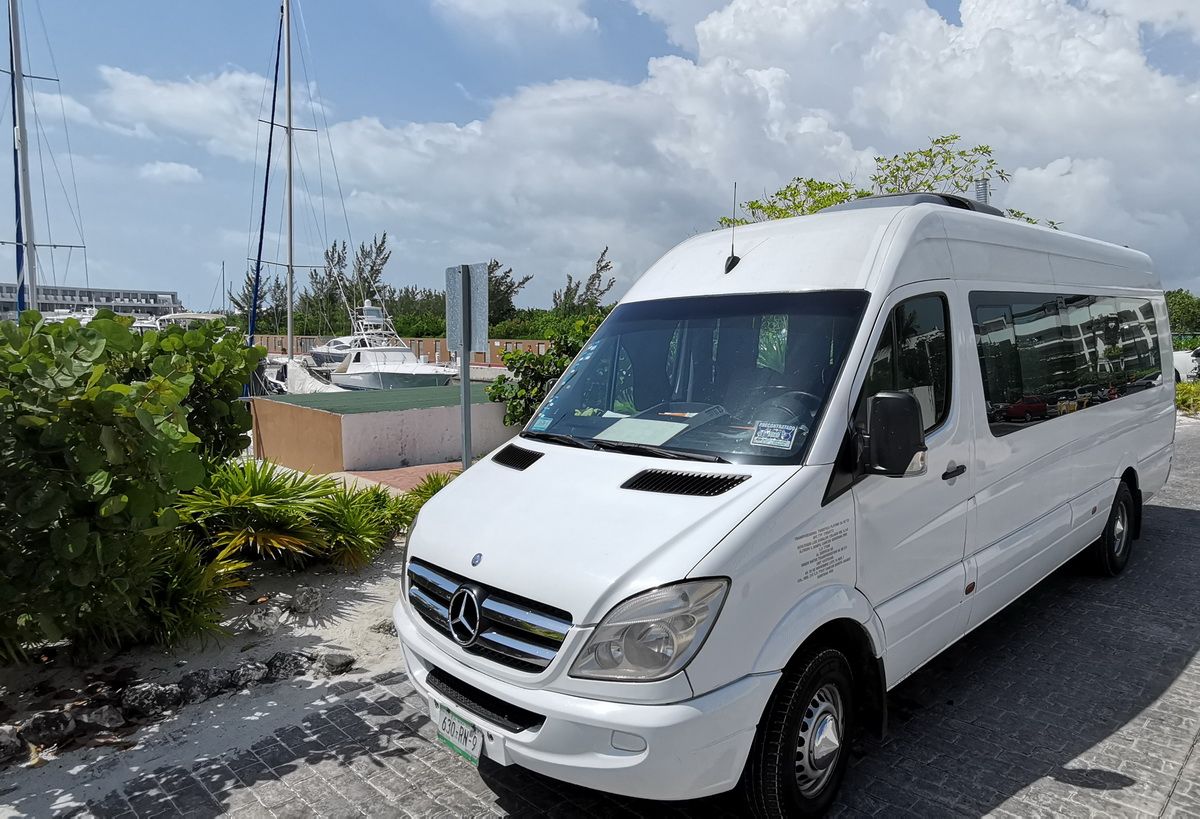 Private transportation & airport transfers