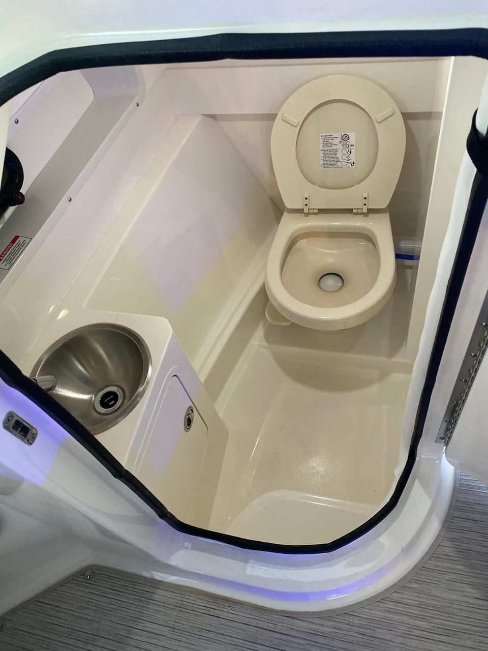 Sea Ray Sundancer 27 Sport Boat in Cancun