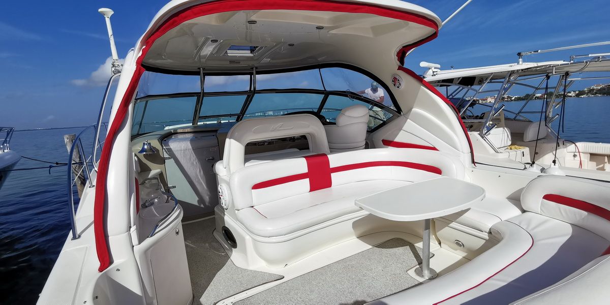 Sea Ray Sundancer 420 Yacht in Cancun: 2 Options