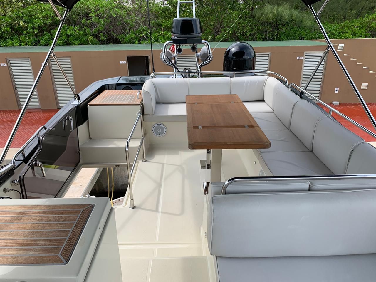 Monte Carlo Flybridge Yacht with Modern Design