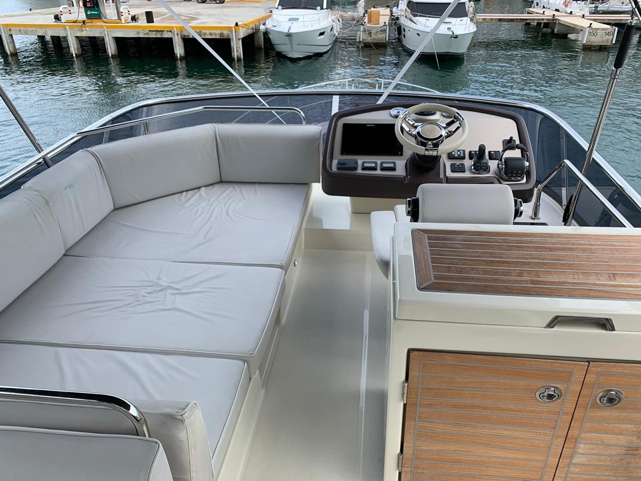 Monte Carlo Flybridge Yacht with Modern Design