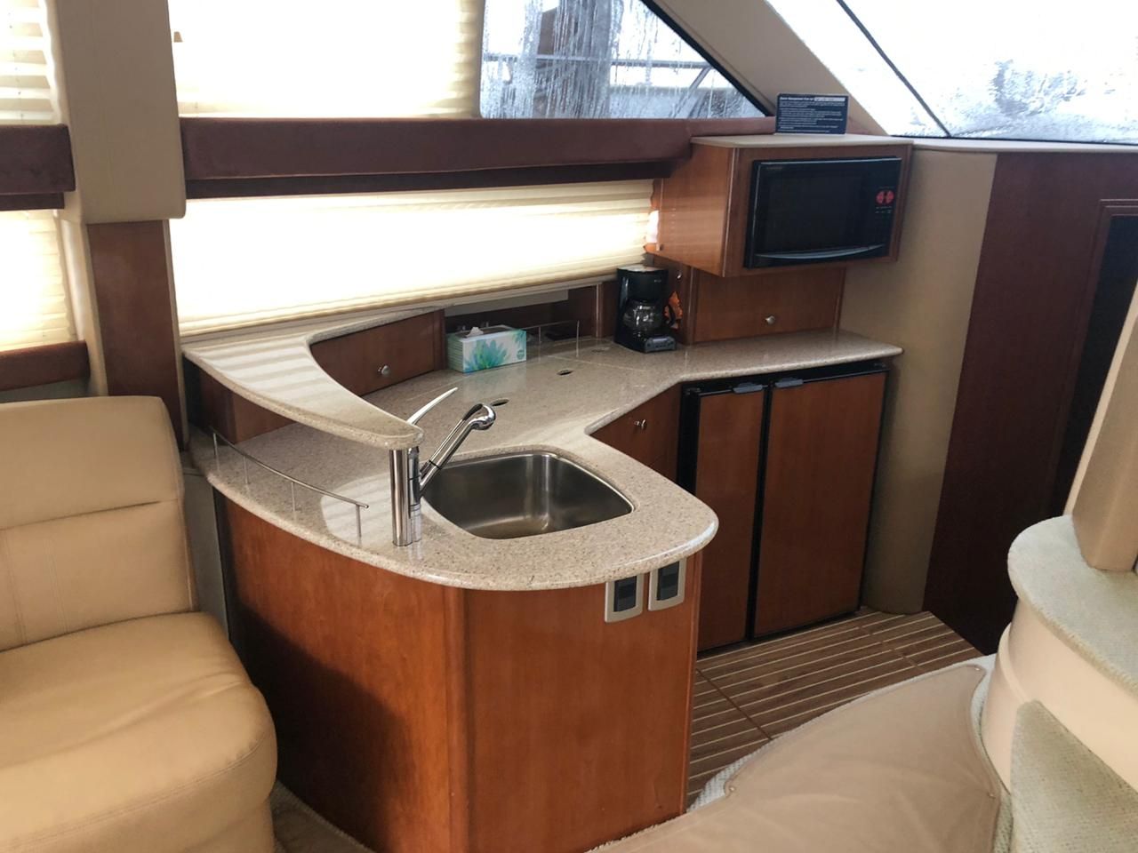 Meridian 410 Flybridge Yacht for Families in Cancun