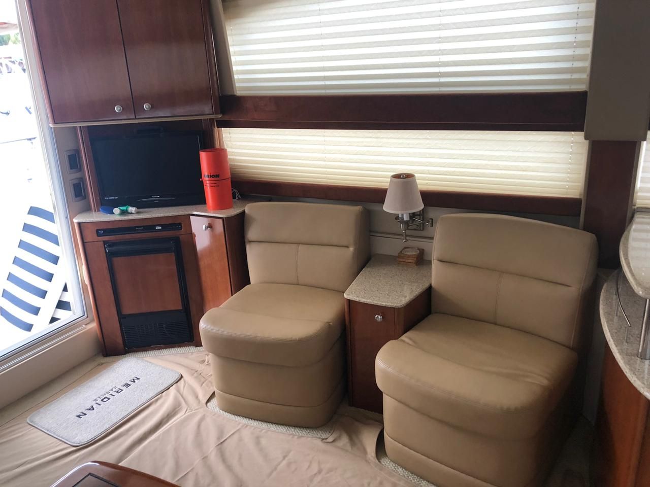Meridian 410 Flybridge Yacht for Families in Cancun