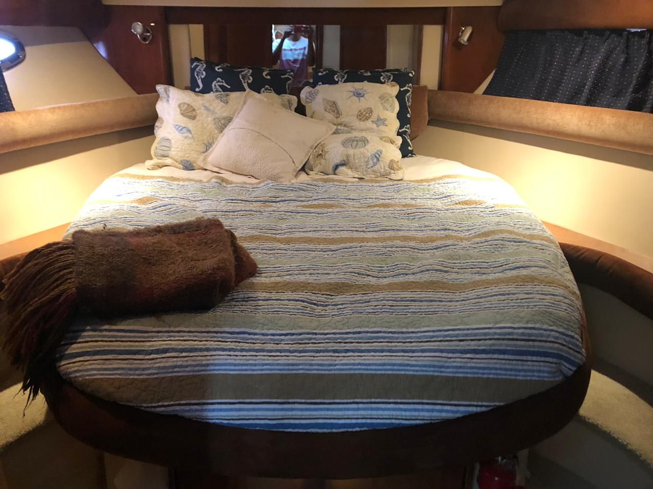 Meridian 410 Flybridge Yacht for Families in Cancun