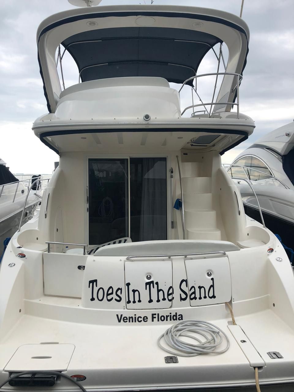 Meridian 410 Flybridge Yacht for Families in Cancun