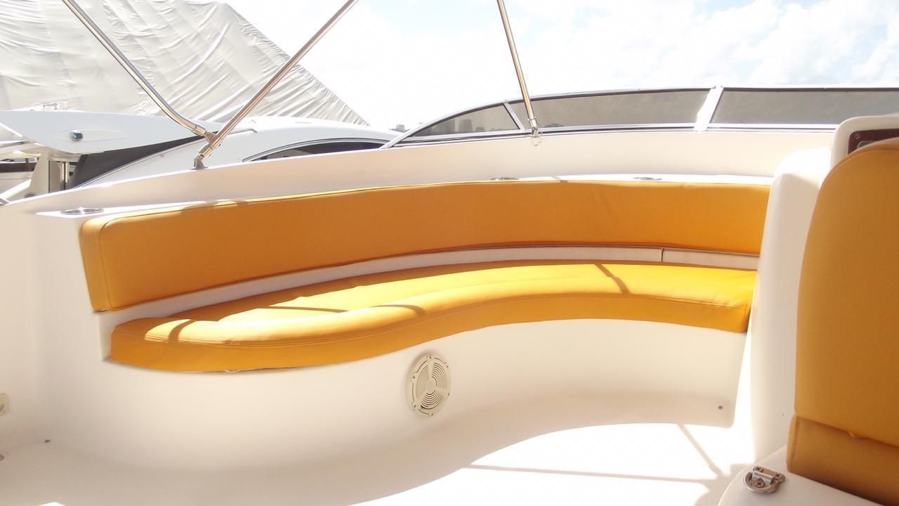 Meridian 420 Flybridge Yacht Rental in Cancun