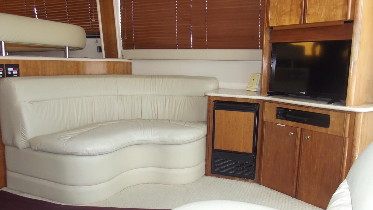 Meridian 420 Flybridge Yacht Rental in Cancun