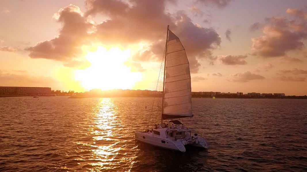 Overnight and long tours on Catamaran