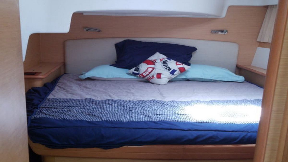 Overnight and long tours on Catamaran