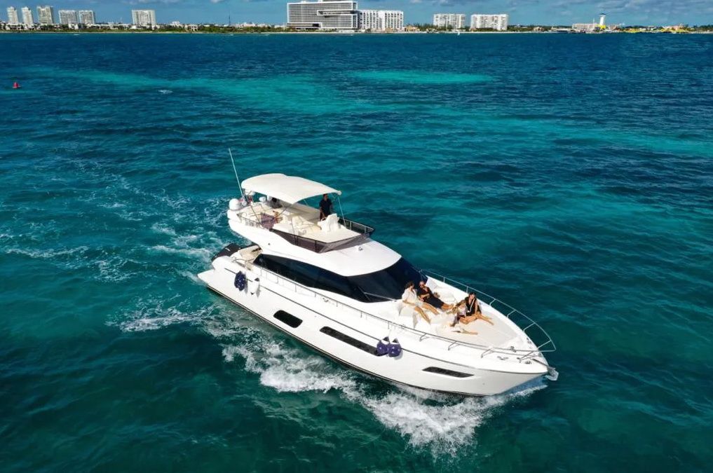 Ferretti 55 Flybridge Yacht (2019) in Cancun
