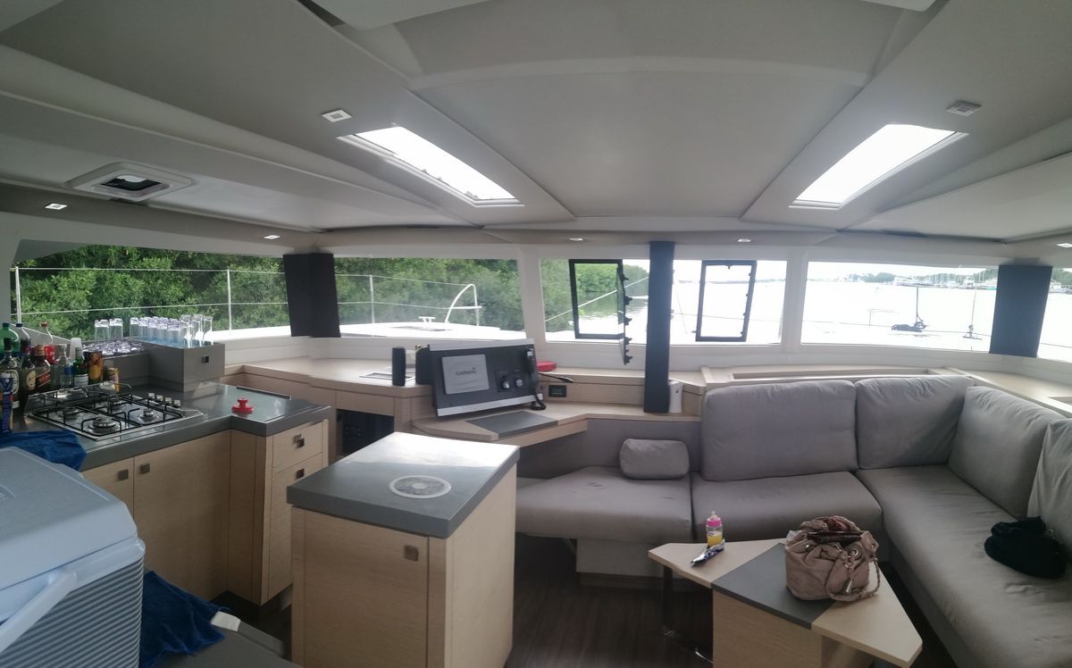 Luxury 47 ft Catamaran for Private Groups in Cancun