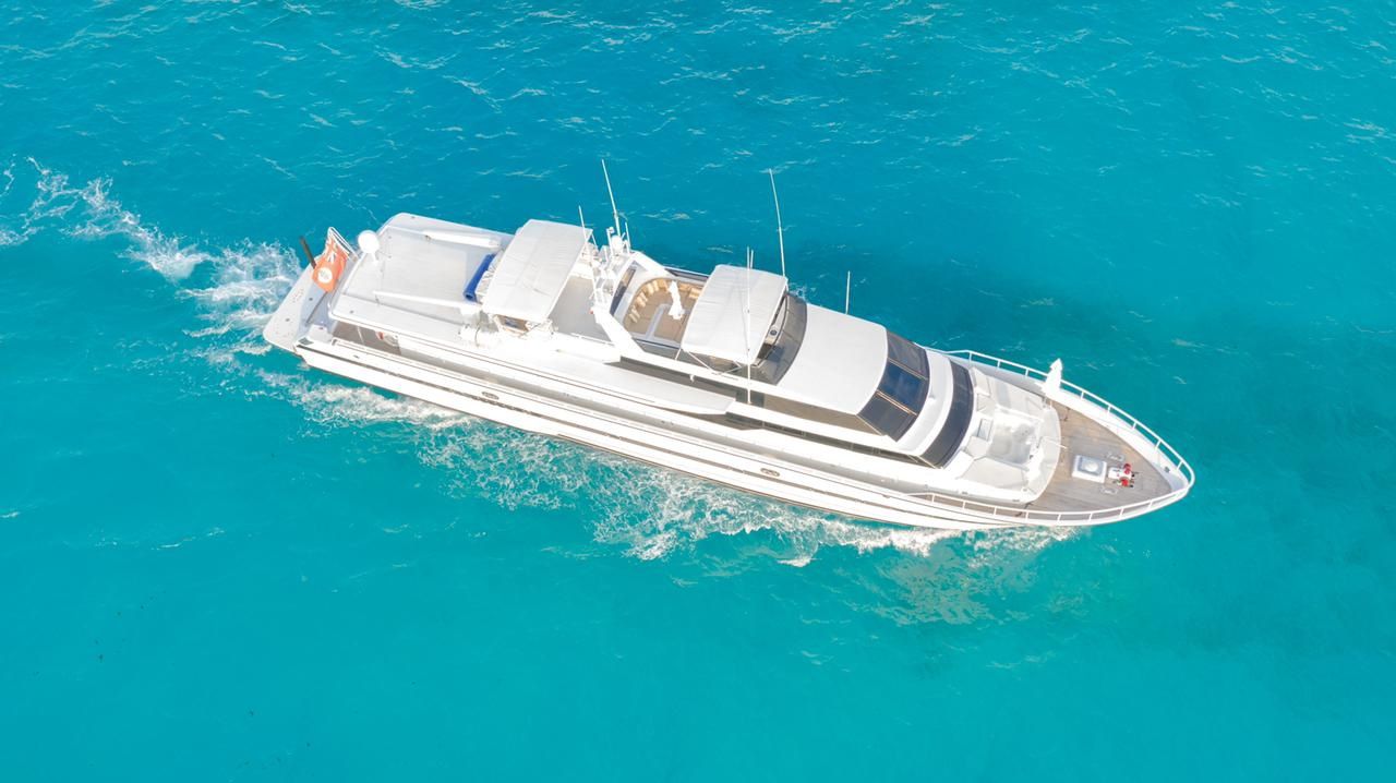 110 ft Luxury Party Yacht with Water Toys