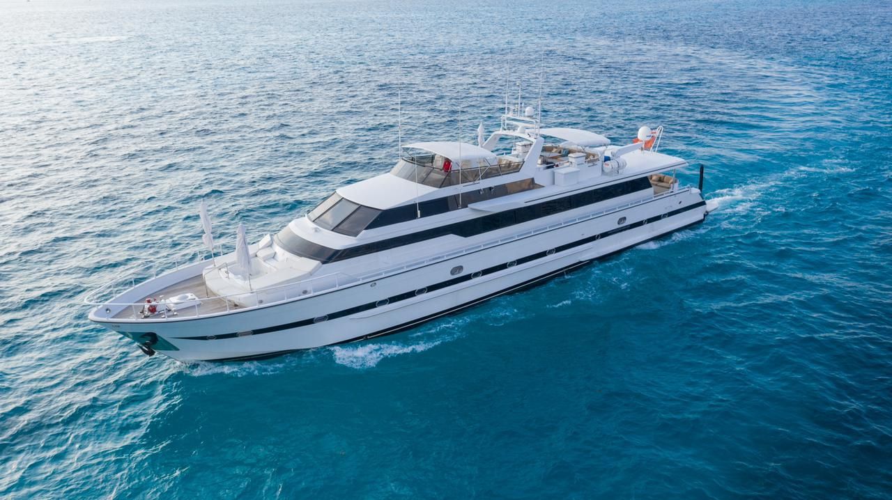 110 ft Luxury Party Yacht with Water Toys