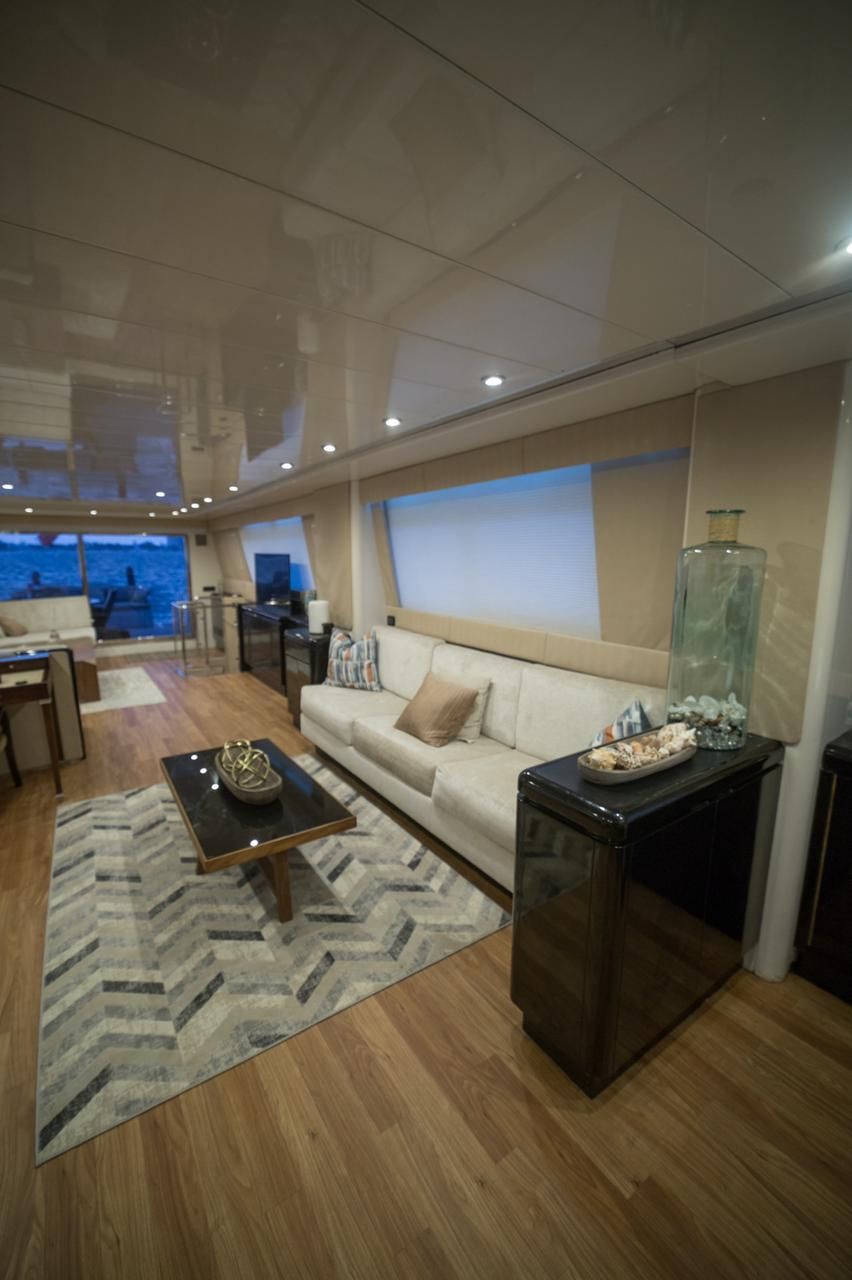 110 ft Luxury Party Yacht with Water Toys
