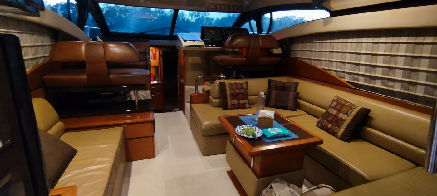 Azimut 50 Yacht Rental in Cancun for 15 Guests