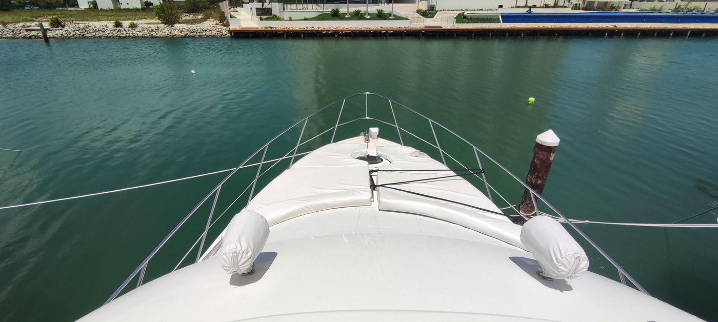Meridian Flybridge Yacht for 15 Guests in Cancun