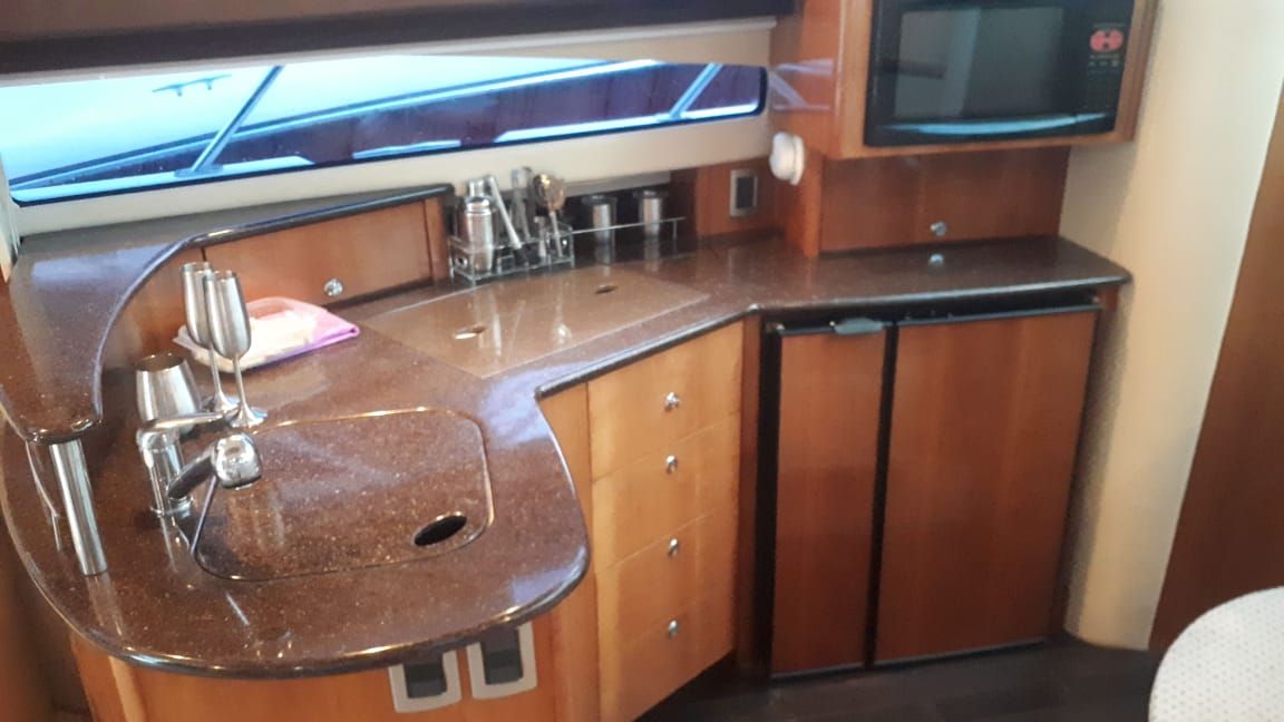 Meridian Flybridge Yacht for 15 Guests in Cancun