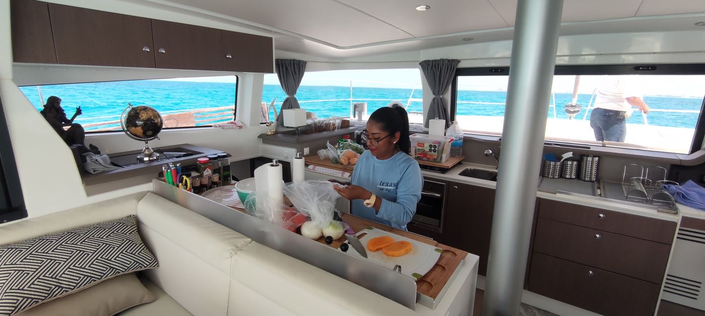 Bali 4.5 Catamaran (45 ft, 2022) in Cancun