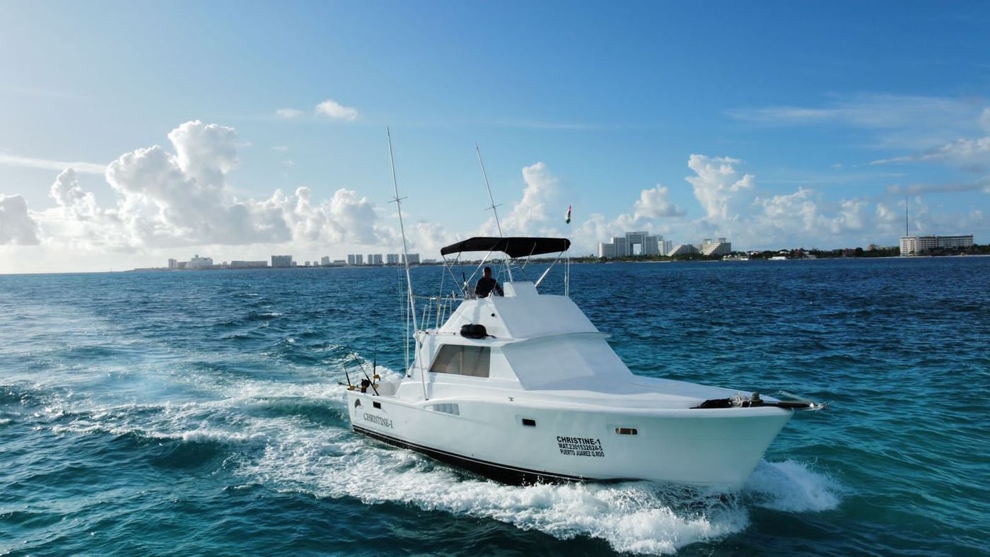 33 ft Deep-Sea Fishing Boat in Cancun and Isla Mujeres