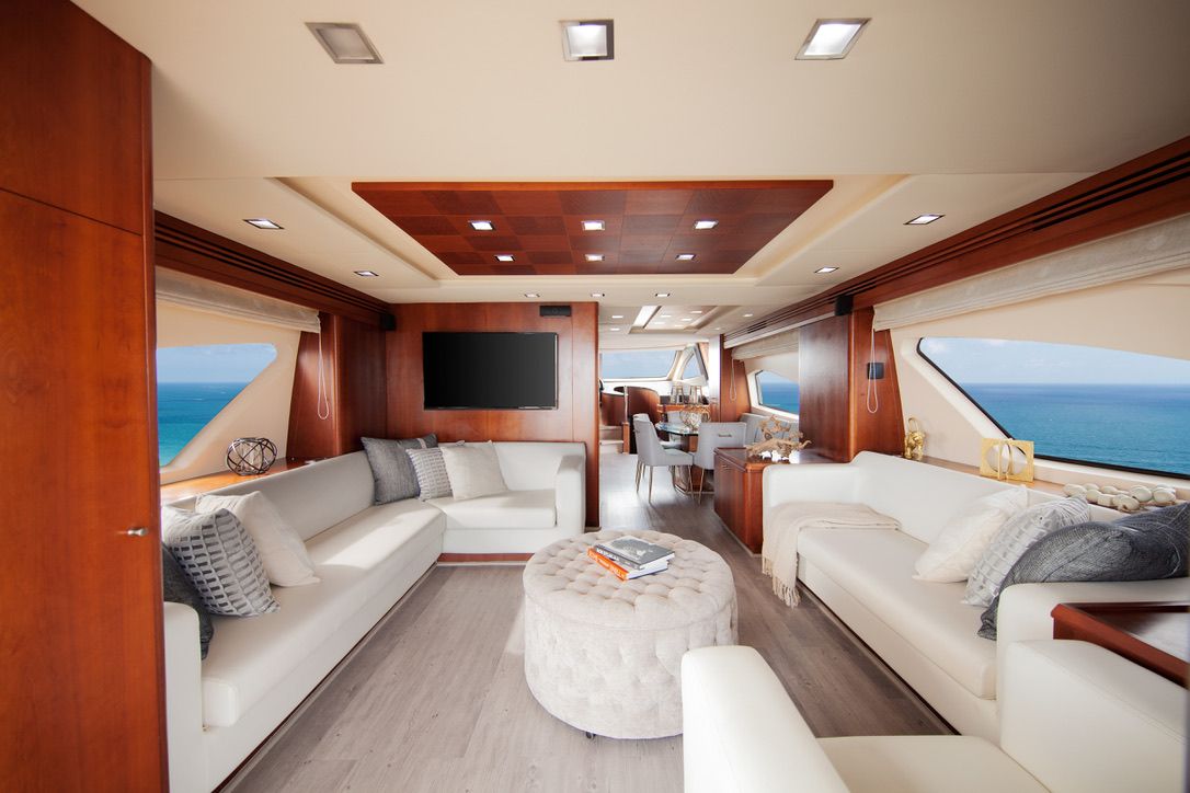 Azimut 80 Flybridge Mega Yacht with Toys in Cancun