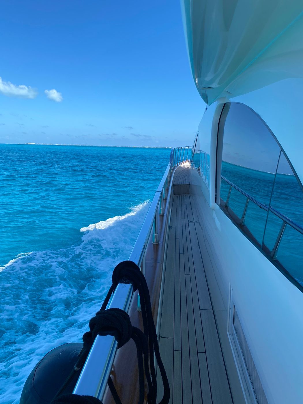 Azimut 80 Flybridge Mega Yacht with Toys in Cancun