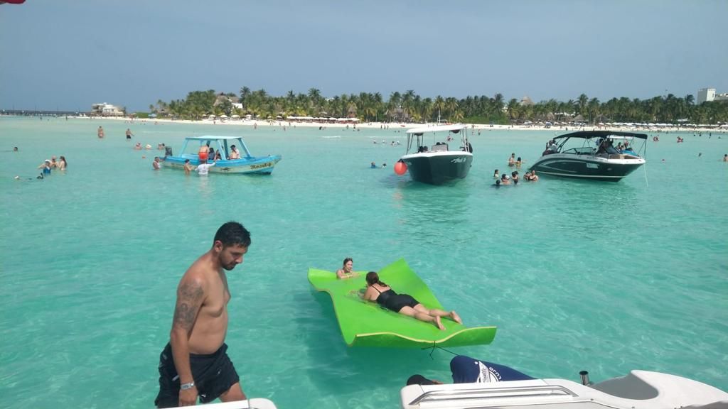 Maxum Yacht for Private Rent in Cancun