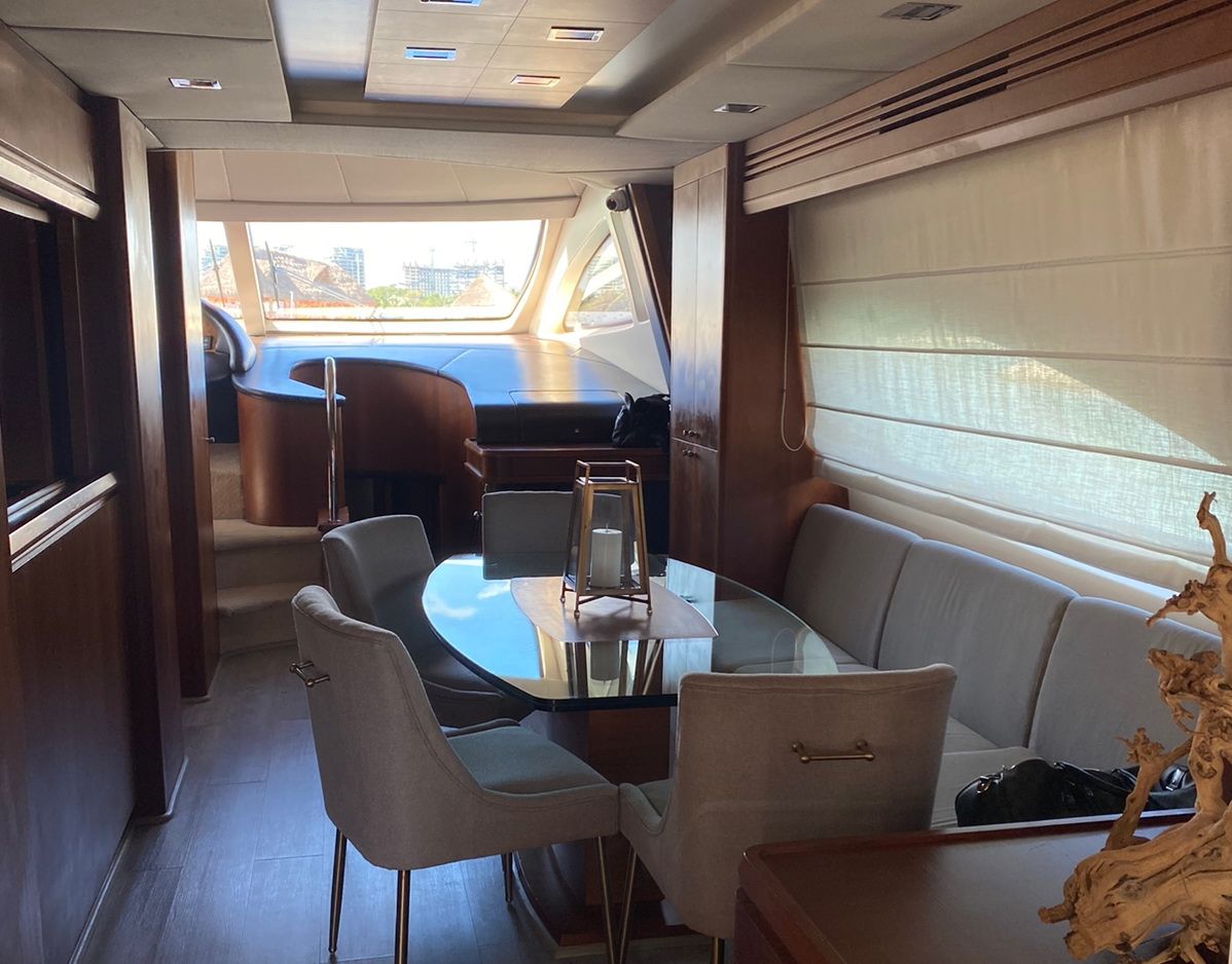 Azimut 80 Flybridge Mega Yacht with Toys in Cancun