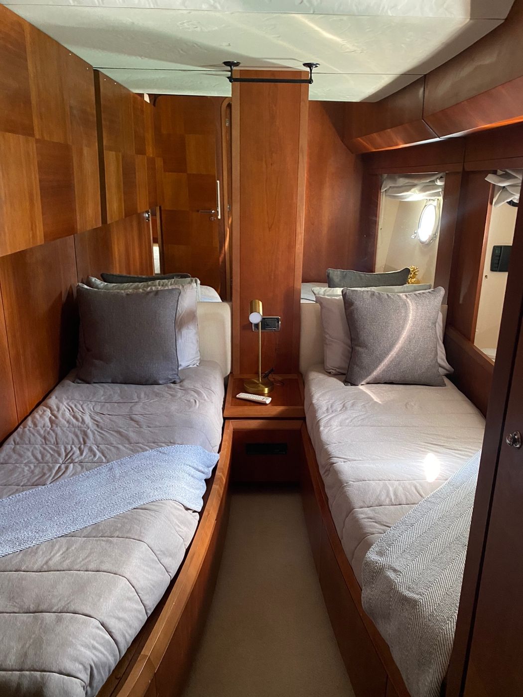 Azimut 80 Flybridge Mega Yacht with Toys in Cancun