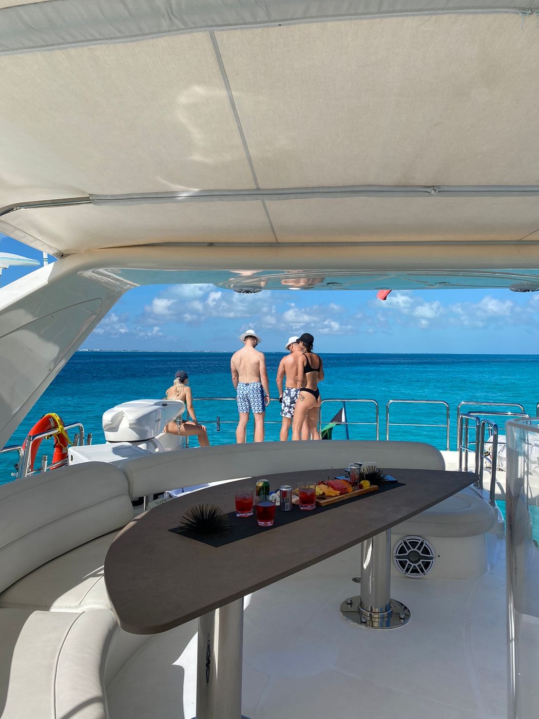 Azimut 80 Flybridge Mega Yacht with Toys in Cancun