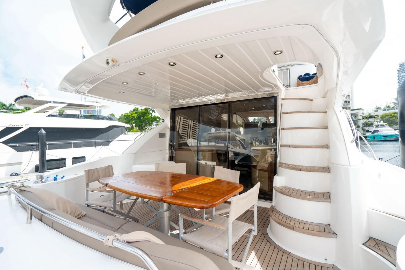 Sunseeker 66 Flybridge Yacht for Groups in Cancun