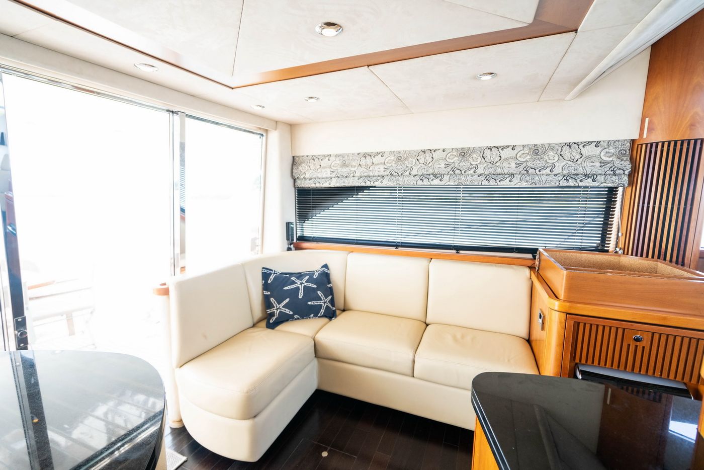 Sunseeker 66 Flybridge Yacht for Groups in Cancun