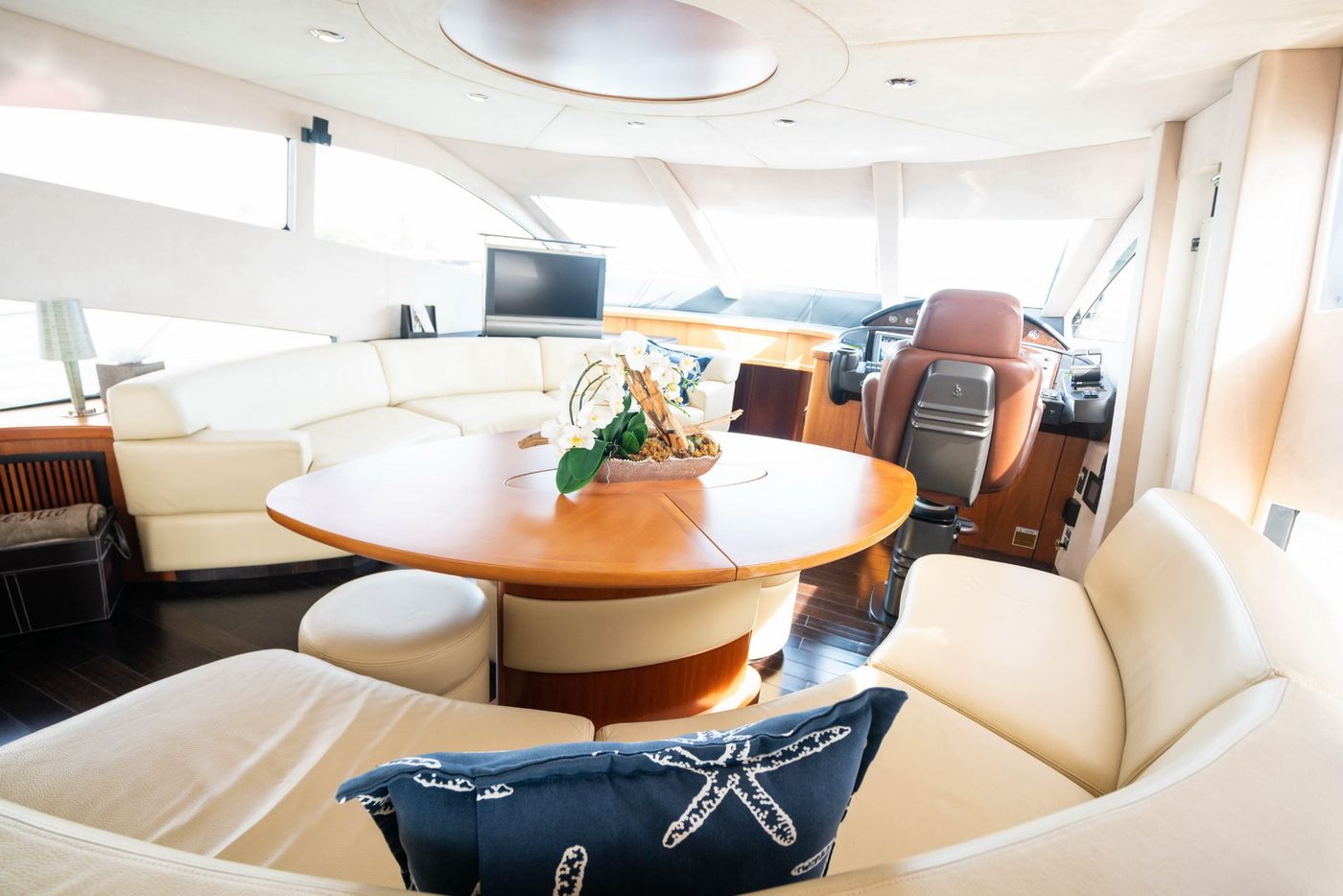 Sunseeker 66 Flybridge Yacht for Groups in Cancun