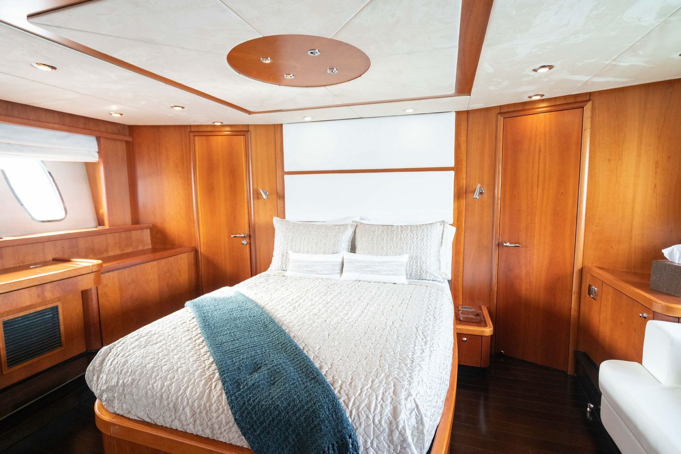 Sunseeker 66 Flybridge Yacht for Groups in Cancun