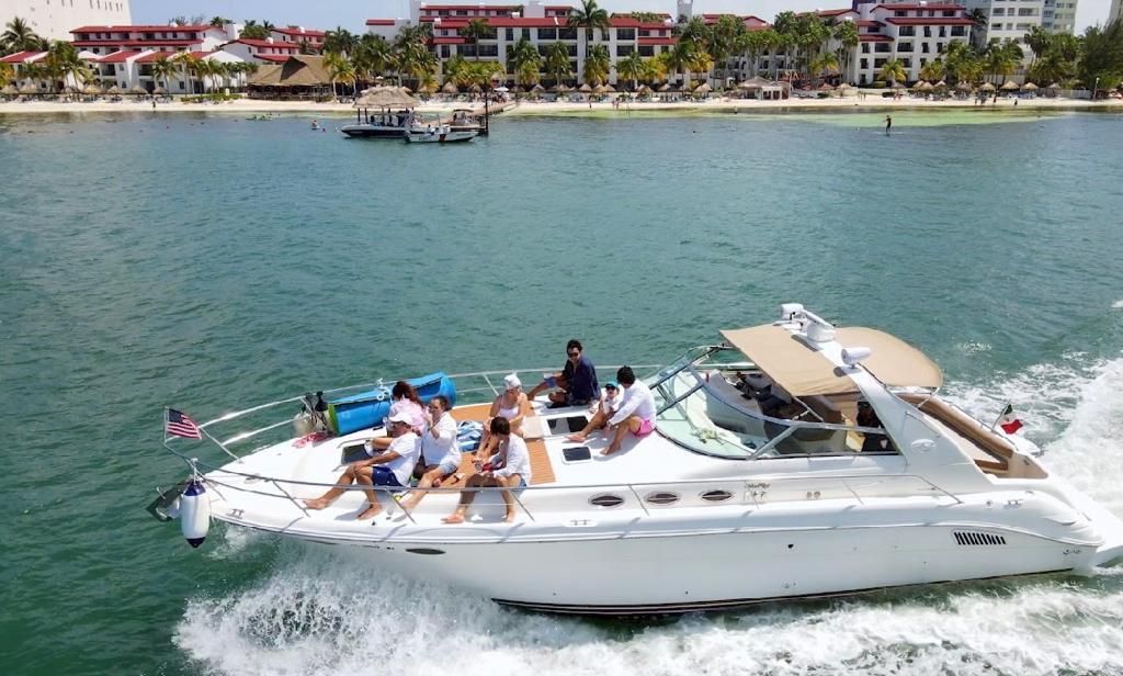 Sea Ray 38 Yacht Princesa for 12 Guests in Cancun