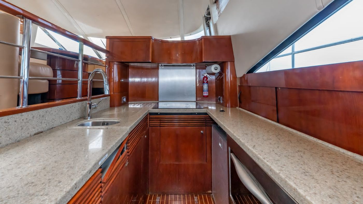 Fairline 68 Luxury Yacht at Playa Mujeres