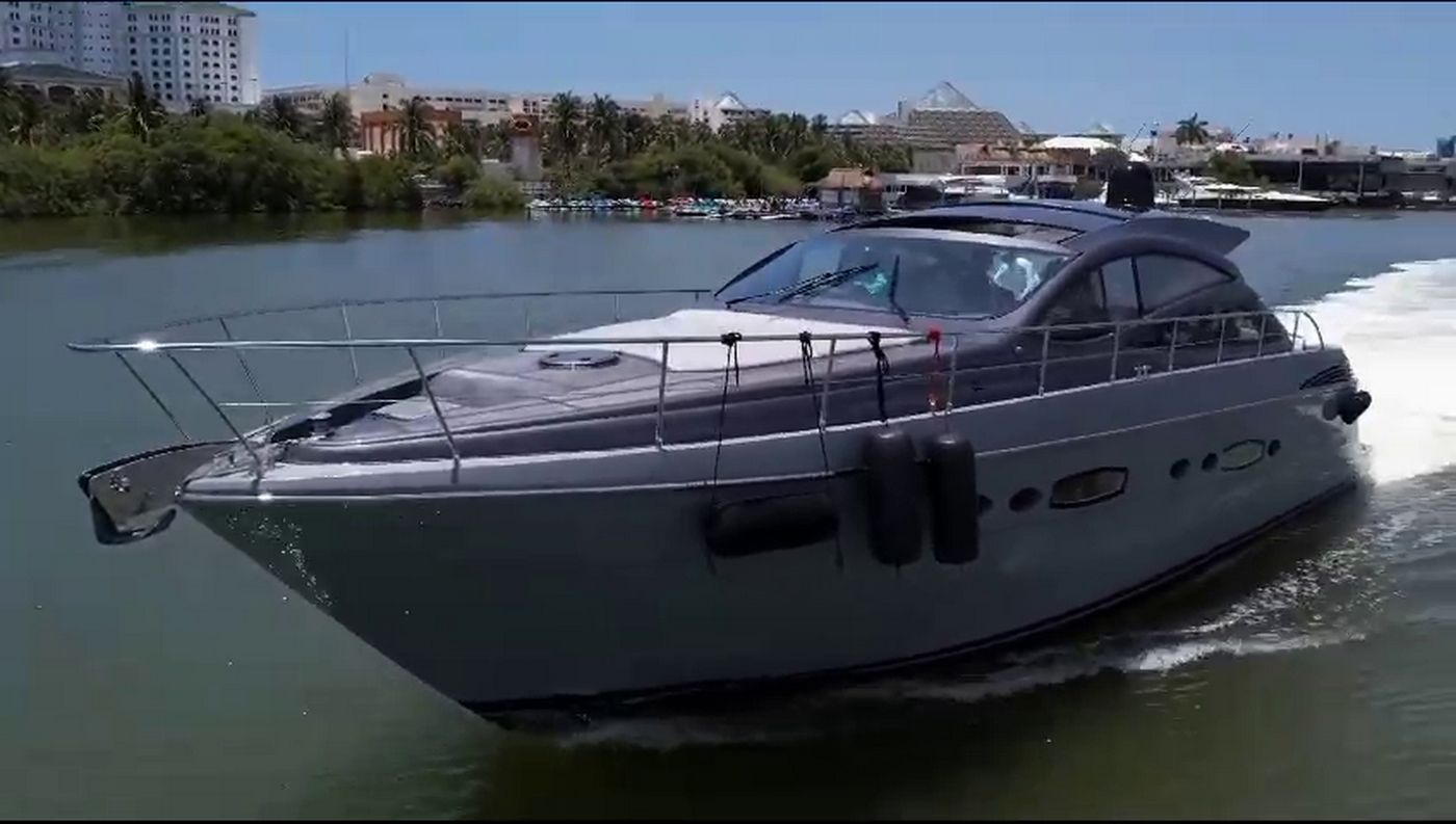 Pershing 60 Luxury Yacht Charter in Cancun