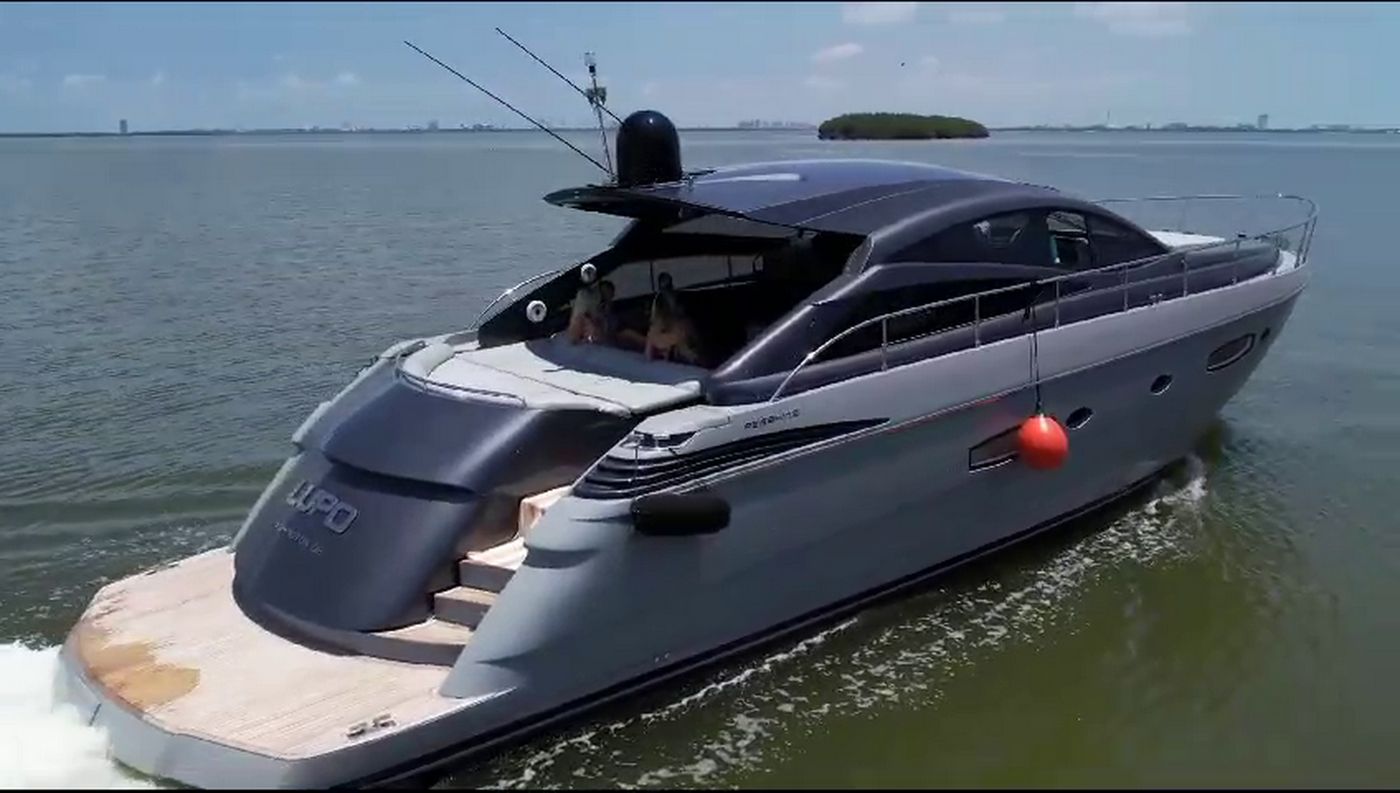 Pershing 60 Luxury Yacht Charter in Cancun
