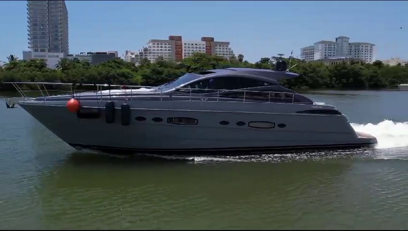 Pershing 60 Luxury Yacht Charter in Cancun